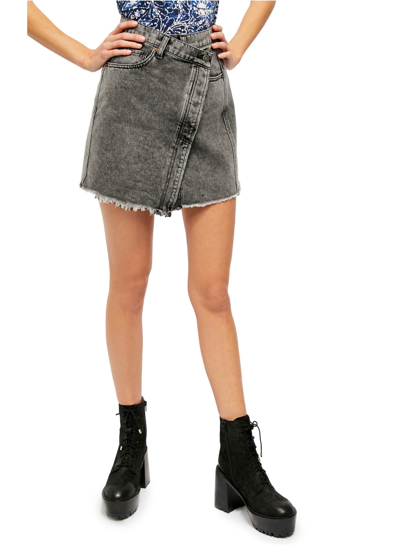 WE THE FREE Womens Black Frayed Mini Wrap Skirt 24