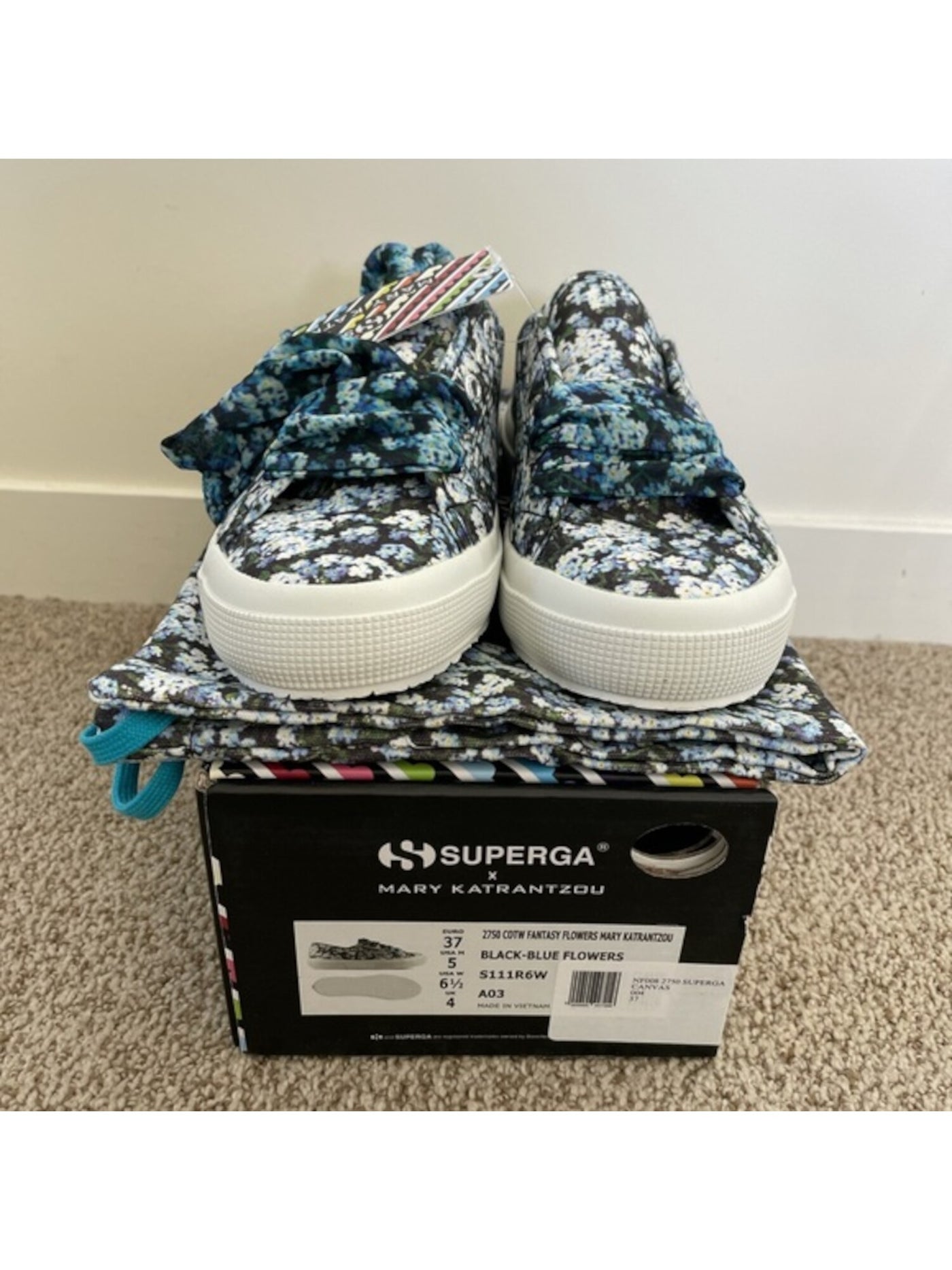 SUPERGA Womens Blue Floral Design Limited Edition Eyelet Mary Katrantzou Almond Toe Lace-Up Athletic Training Shoes 7.5