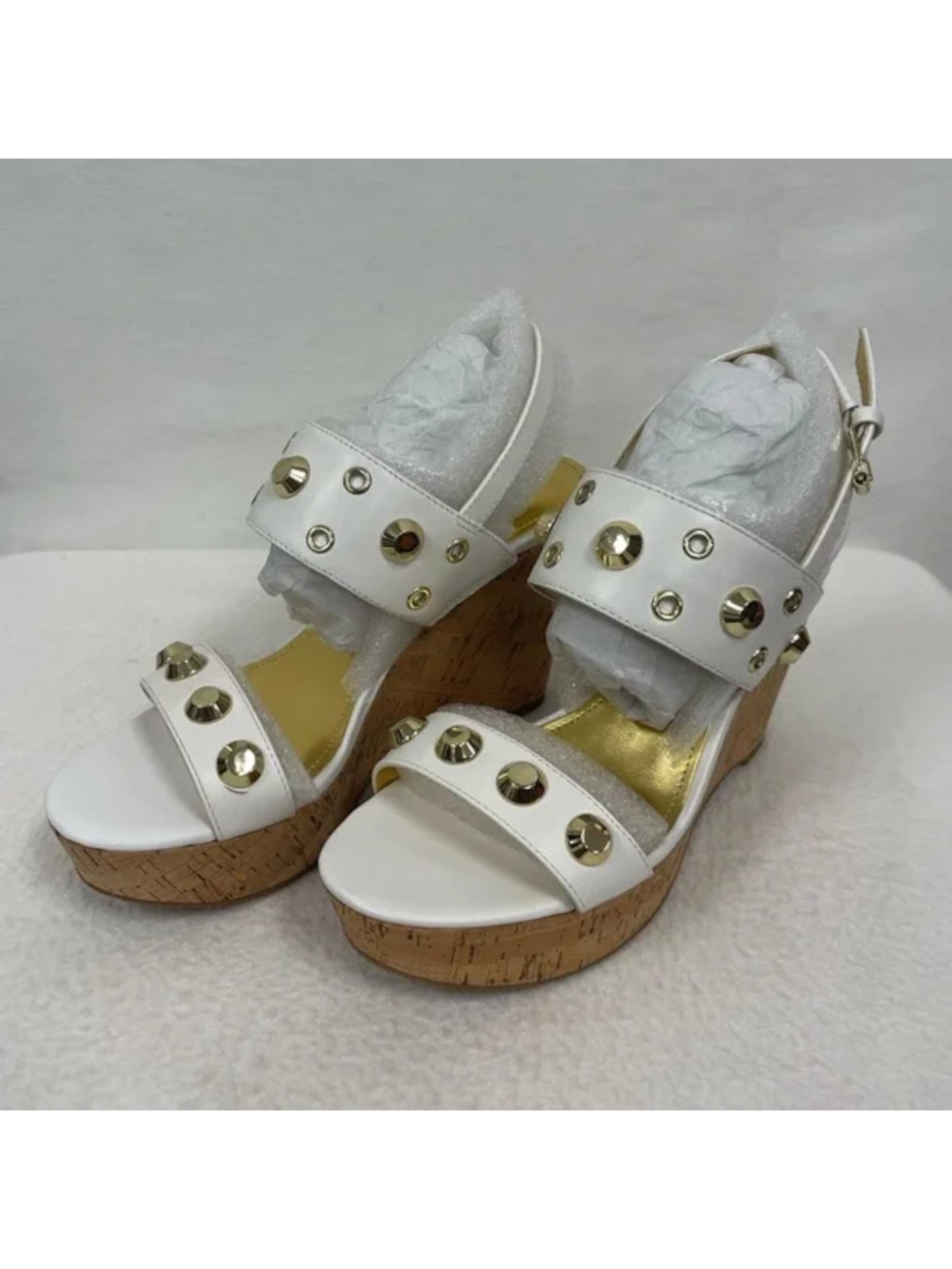 IVANKA TRUMP Womens White Gold-Tone Grommet And Studs Cork Lined 1 1/2" Platform Adjustable Strap Padded Gitty Round Toe Wedge Buckle Leather Sandals Shoes 7.5 M