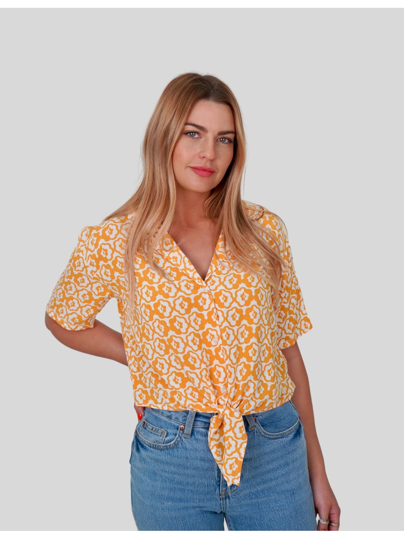 SELF E Womens Yellow Short Length Tie Hem Floral Short Sleeve Collared Button Up Top XS