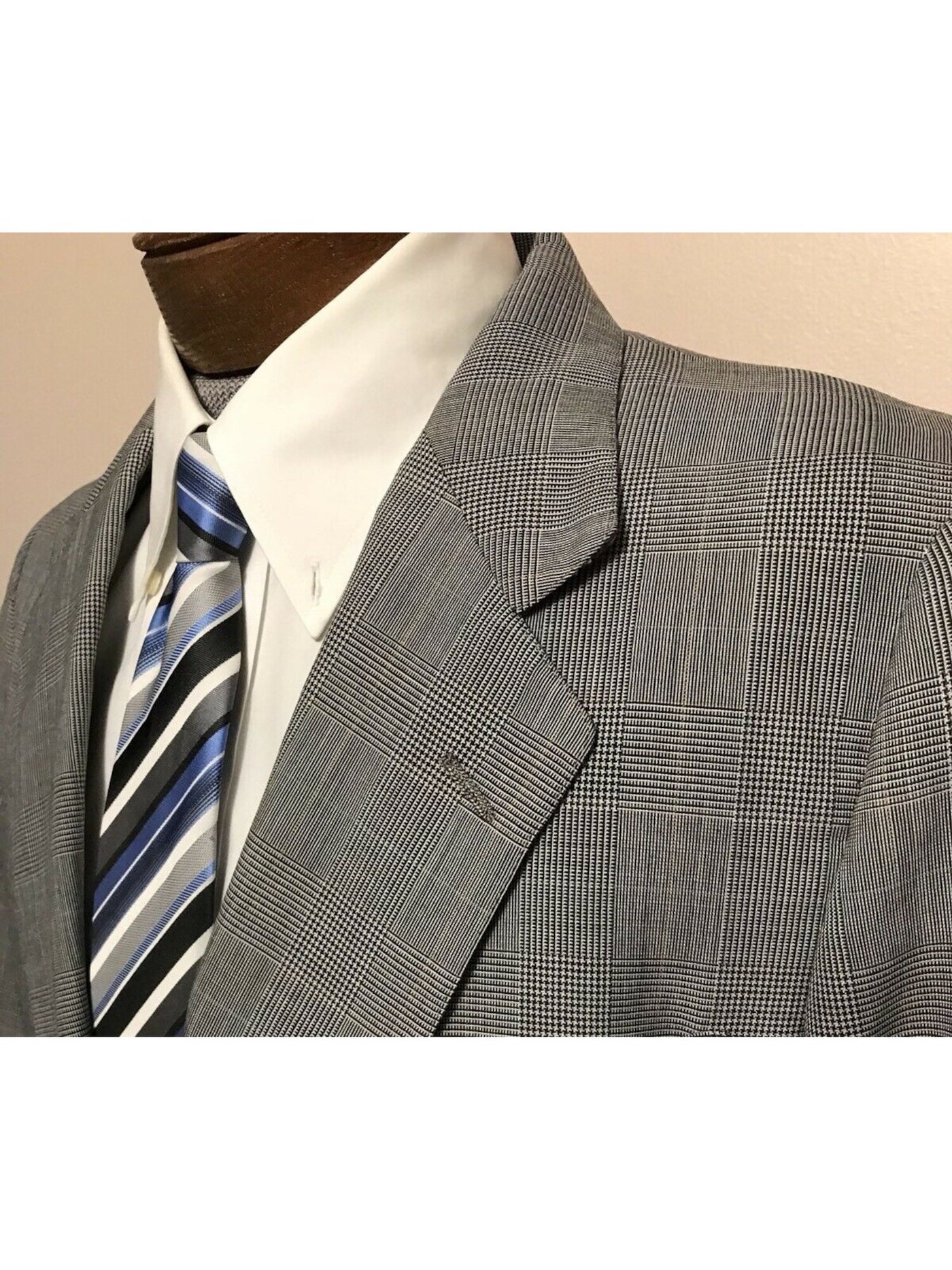 HART SCHAFFNER MARX Mens Gray Flat Front, Straight Leg Plaid Classic Fit Suit 42S 36W