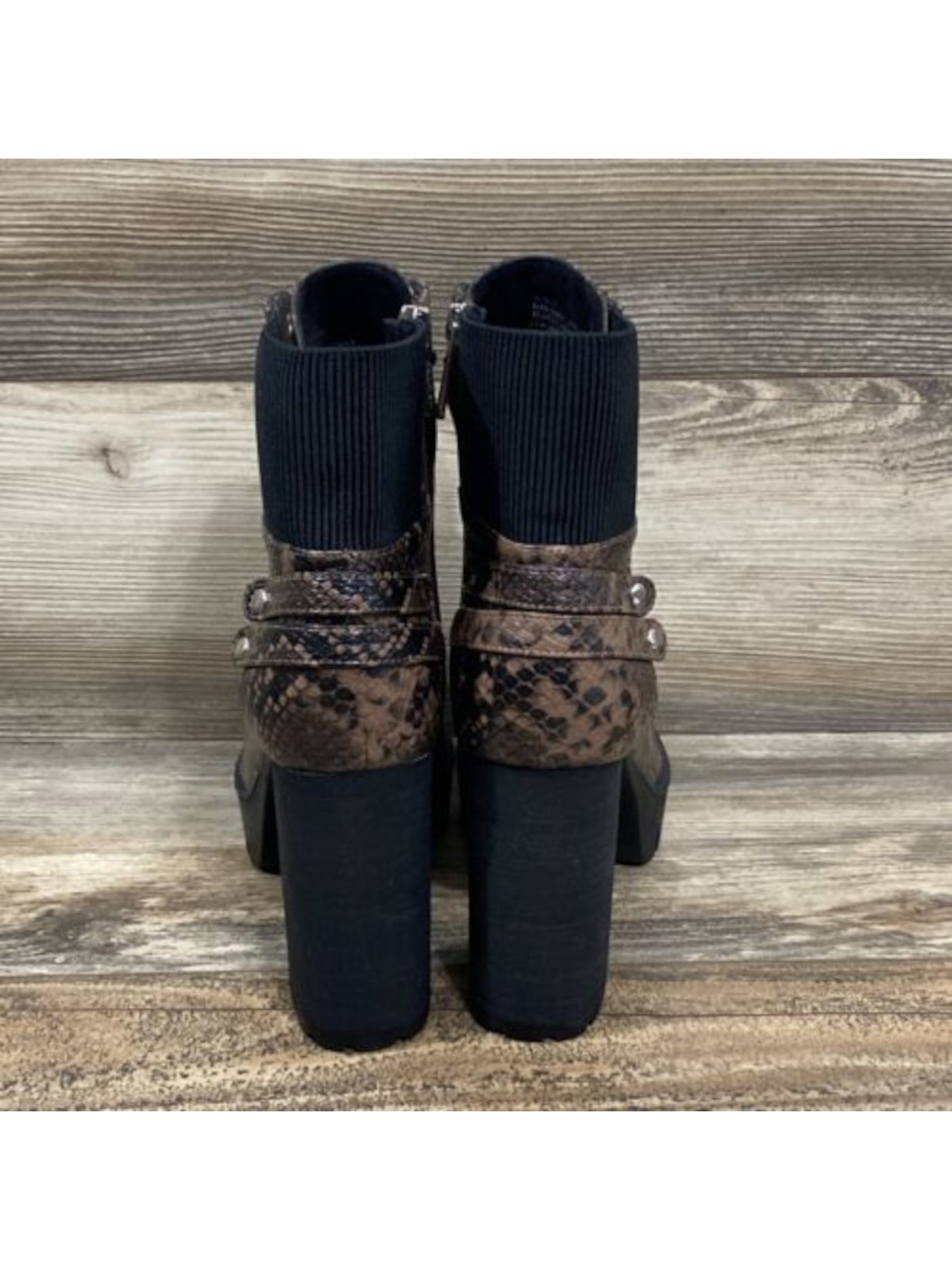 CHARLES BY CHARLES DAVID Womens Gray Snake Lace 1" Platform Stretch Lug Sole Wyatt Round Toe Block Heel Zip-Up Booties 6.5 M