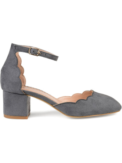 JOURNEE COLLECTION Womens Gray Scalloped Ankle Strap Edna Round Toe Block Heel Buckle Pumps 5.5