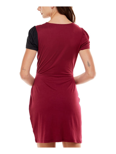 ULTRA FLIRT Womens Burgundy Stretch Ruched Pleated Pullover Color Block Short Sleeve Surplice Neckline Short Faux Wrap Dress M